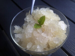 Champagnesorbet champagnesorbet, sorbet, champagne, is, dessert, mousserende vin, rørsukker, citroner, mynte