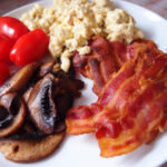 morgenmad, bacon og æg, røræg, lchf