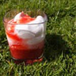 jordbær fool, rabarber, fløde, græsk yoghurt, vanilje, rørsukker, hyldeblomstsaft, husblas
