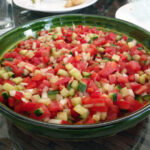 piccadillo-salat, agurk, tomater, salat, løg, peberfrugt, hvidvinseddike