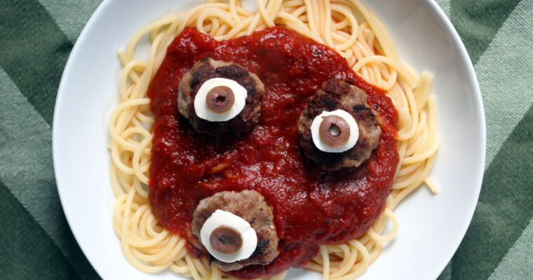Halloweenmad: Spaghetti med øjne