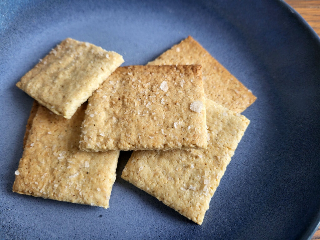 nøddeknækbrød, mandelknækbrød, cashewknækbrød, knækbrød, knækbrød med mandler, knækbrød med cashewnødder, æg,