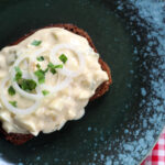 æggesalat, æg, ægge-pålæg, vegetarisk pålæg, creme fraiche, mayonnaise, sennep, gurkemeje,