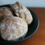 boller med blommer, blommeboller, blommer, hvedemel, gær, rørsukker, victoria blommer, boller med frugt,