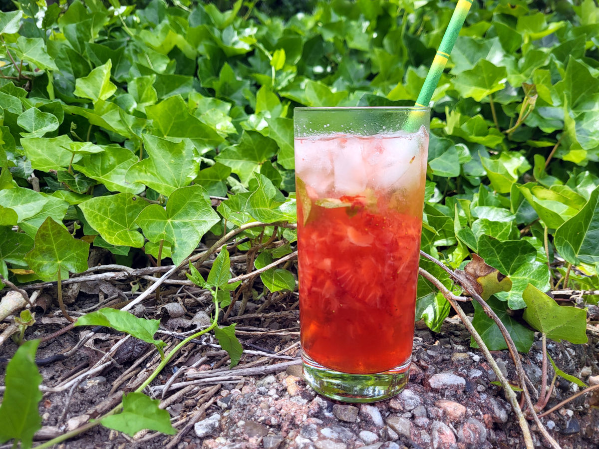 Alkoholfri drink med jordbær