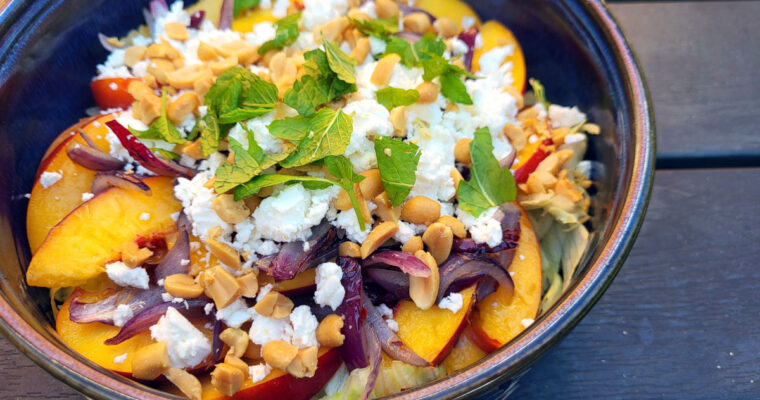 Nektarinsalat med feta