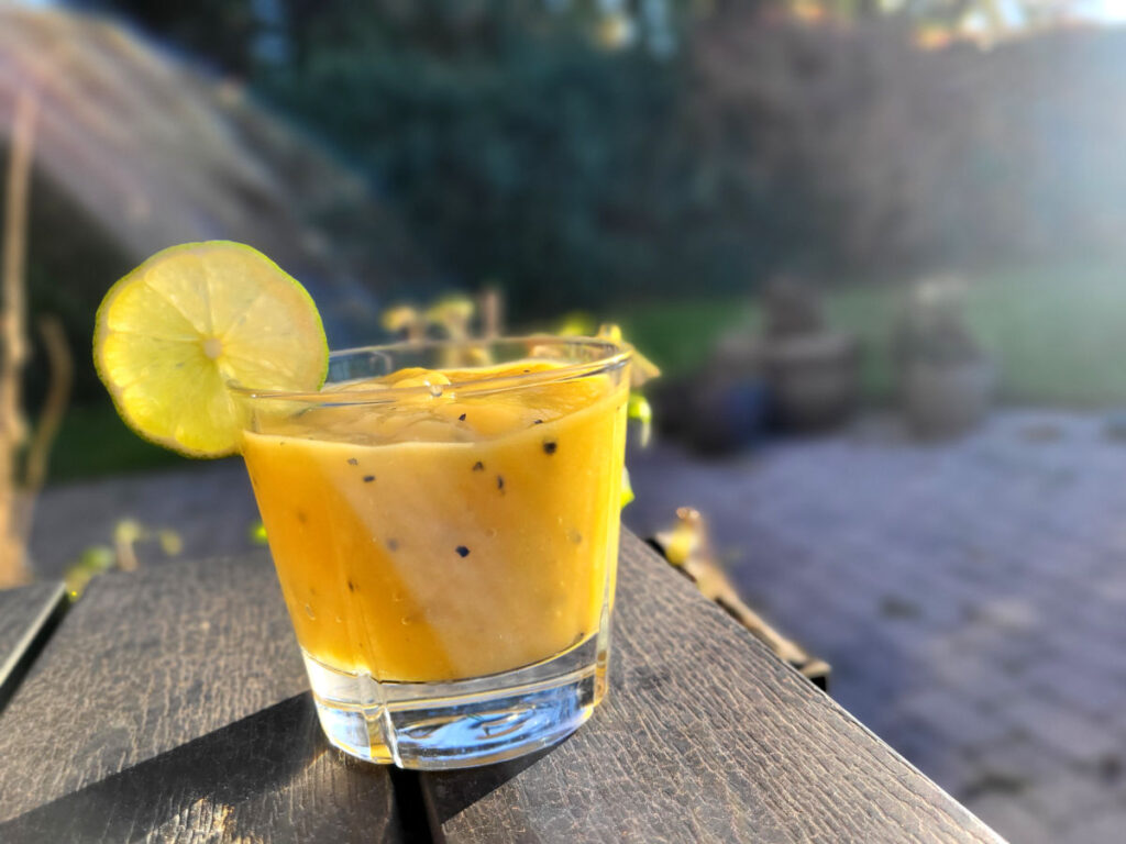 frozen mango cocktail, mango, cocktail, mangodrink, mango cocktail, mangosirup, passionfrugt, appelsinjuice, appelsin,  