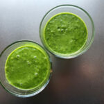 grøn smoothie, vegetarsmoothie, grøntsagssmoothie, smoothie, spinat, broccoli, kokosmælk, nødder, banan,