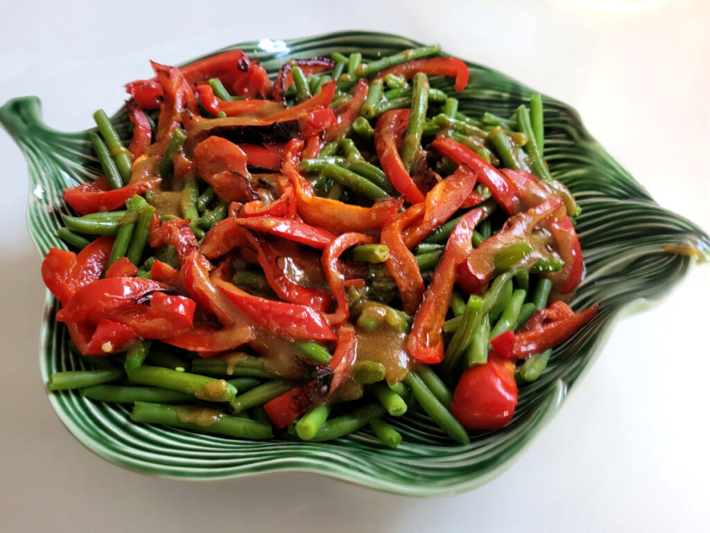 portugisisk bønnesalat, bønnesalat, grønne bønner, peberfrugt, rødvinseddike, sennep, hvidløg,