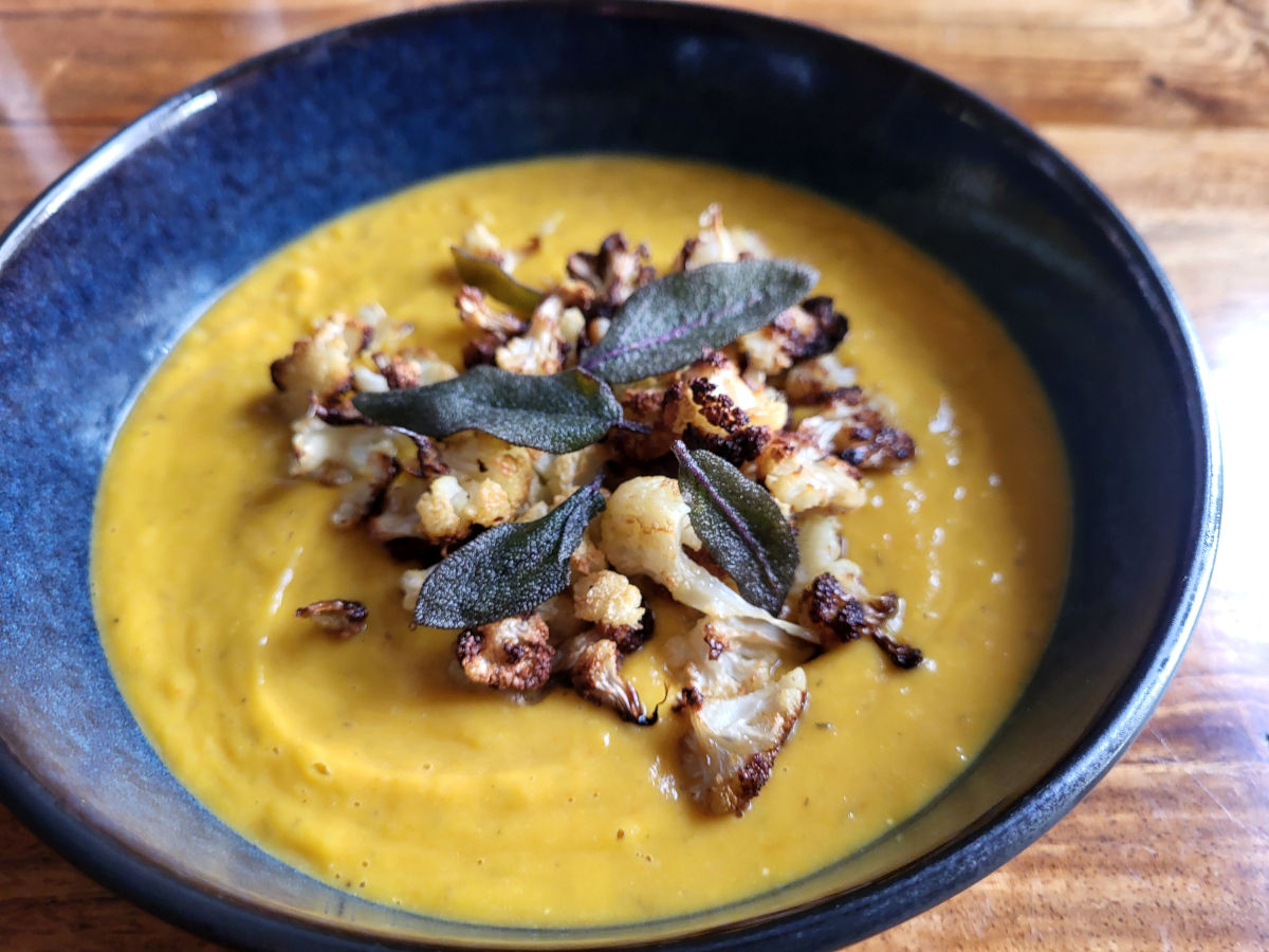 Fyldig græskarsuppe med blomkål